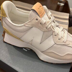 New Balance 327